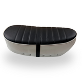 Dax zadel zwart met wit geschikt voor 2,5 en 3,5 liter modellen